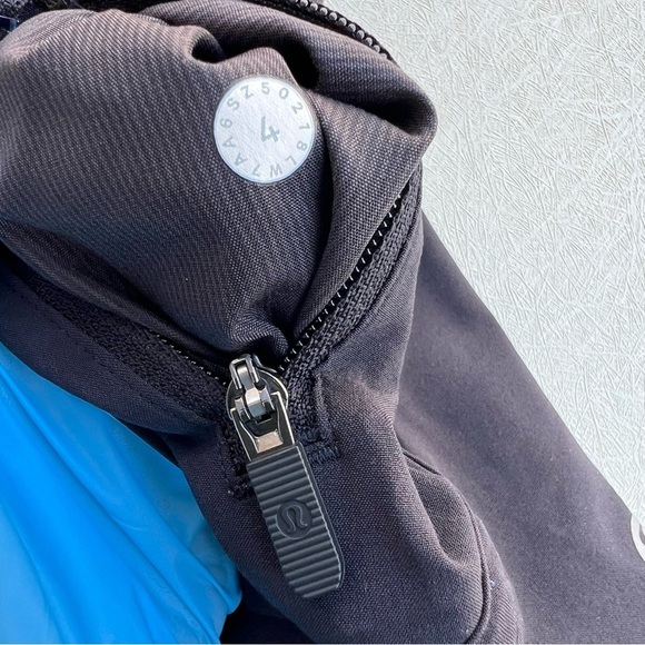 lululemon Athletic Shorts with lined  Women Size 4 - Picture 6 of 6